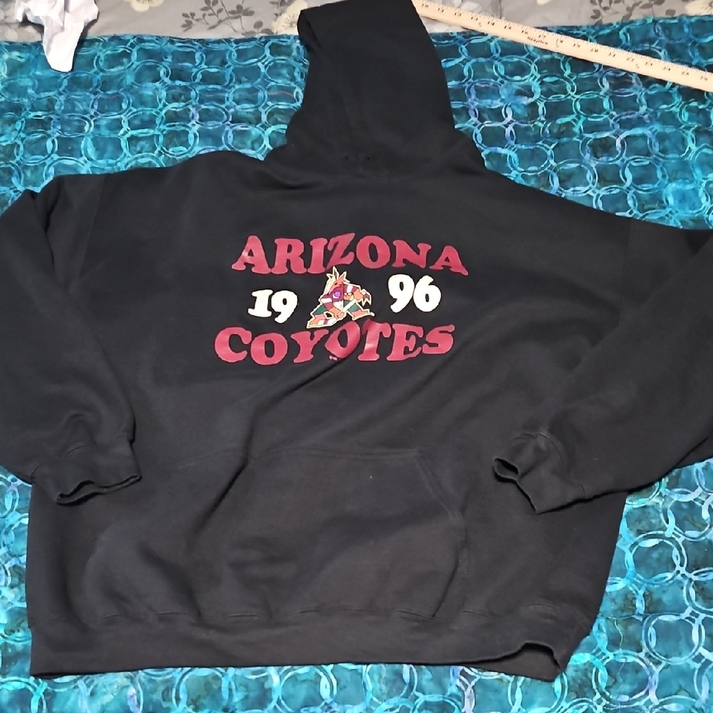 NHL Arizona Coyotes Black and Red Hoodie Size XXL